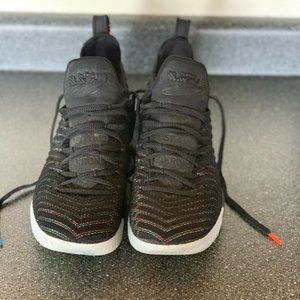 Nike / LeBron 16 / LeBron 16 'I Promise'